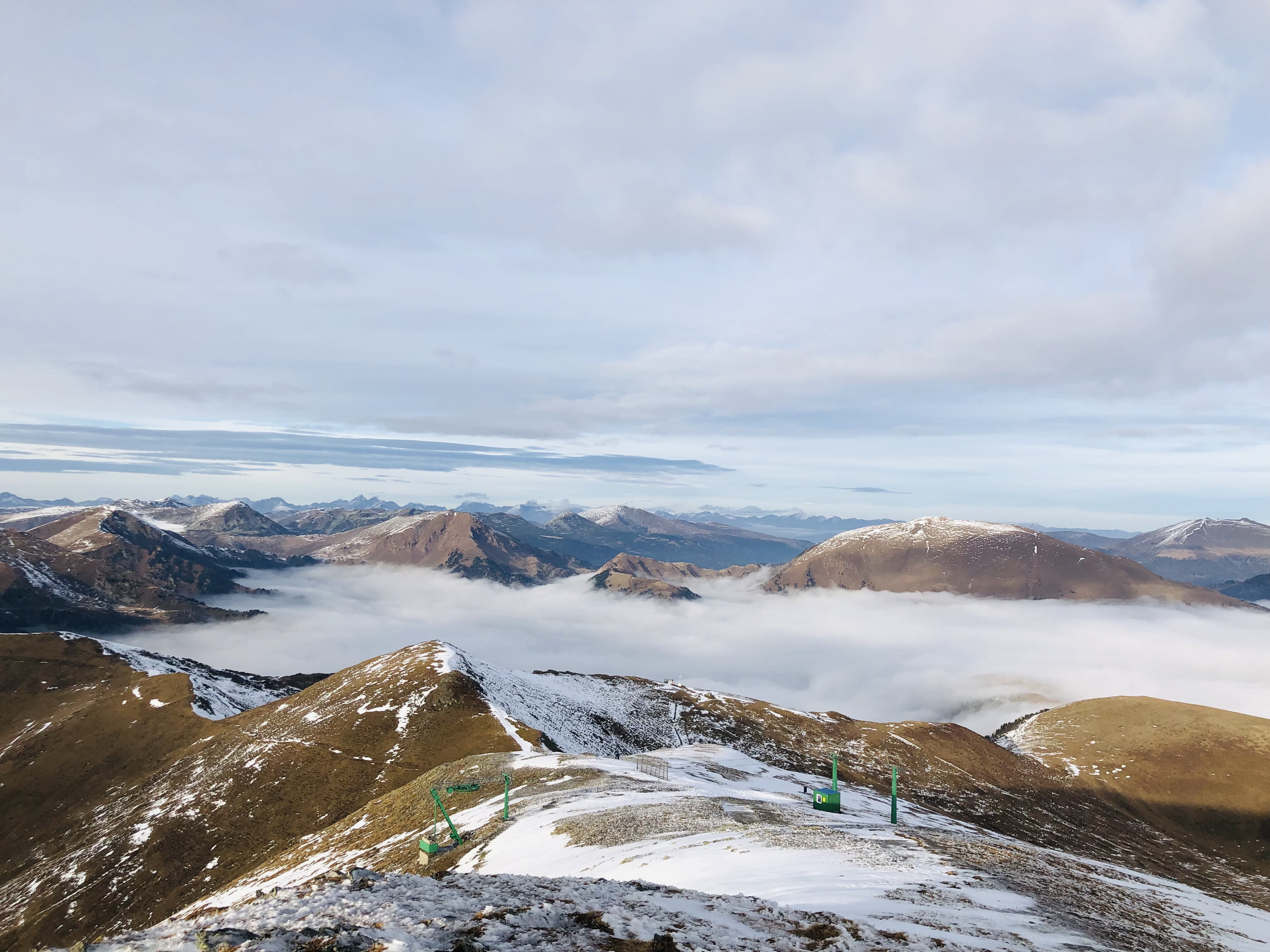 Bergpanorama der Nockberge im Winter